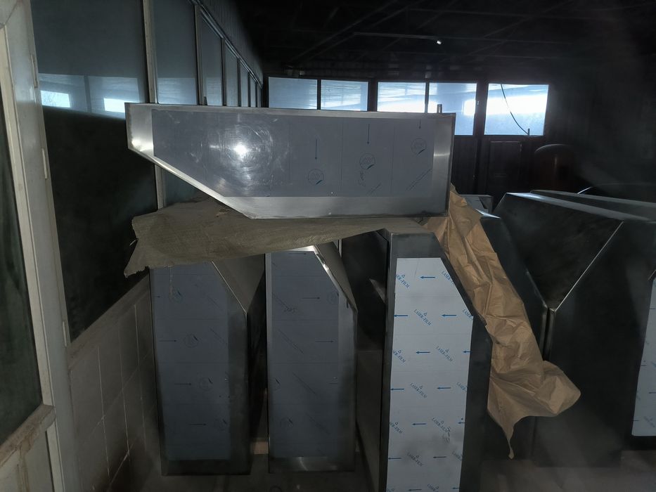 Зонт вытяжной из нержавеющей стали