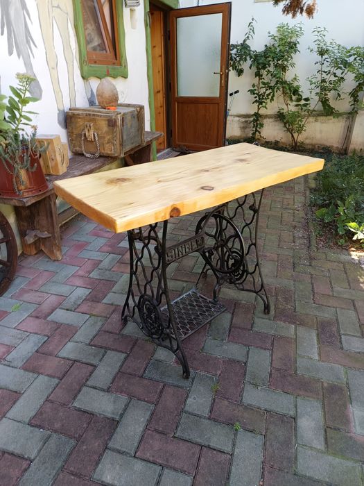 Masa ,  birou , suport lavoar - mașină de cusut Singer