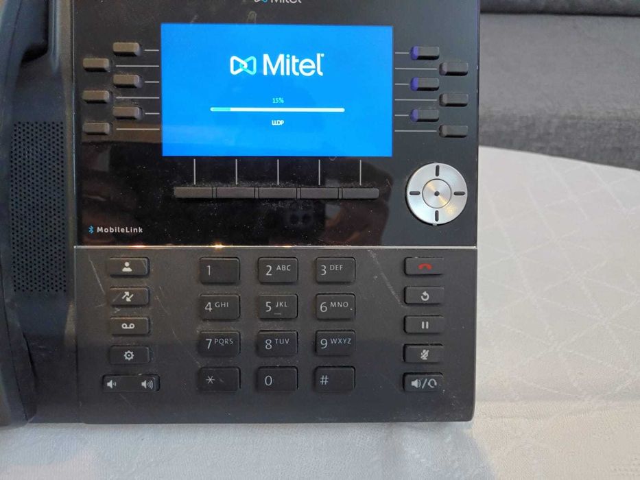 Telefon fix Mitel MiVoice 6920 IP.