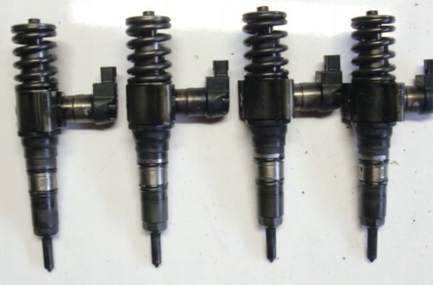 Injector 03G130073T passat B6 GOLF 5 jetta 2.0TDI BMR BRD BMN