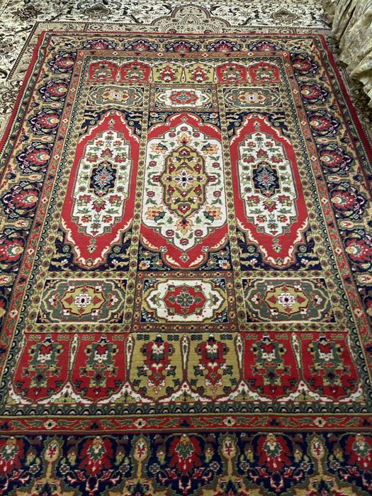 Ковры 2 штуки б/у в очень хорошем состоянии