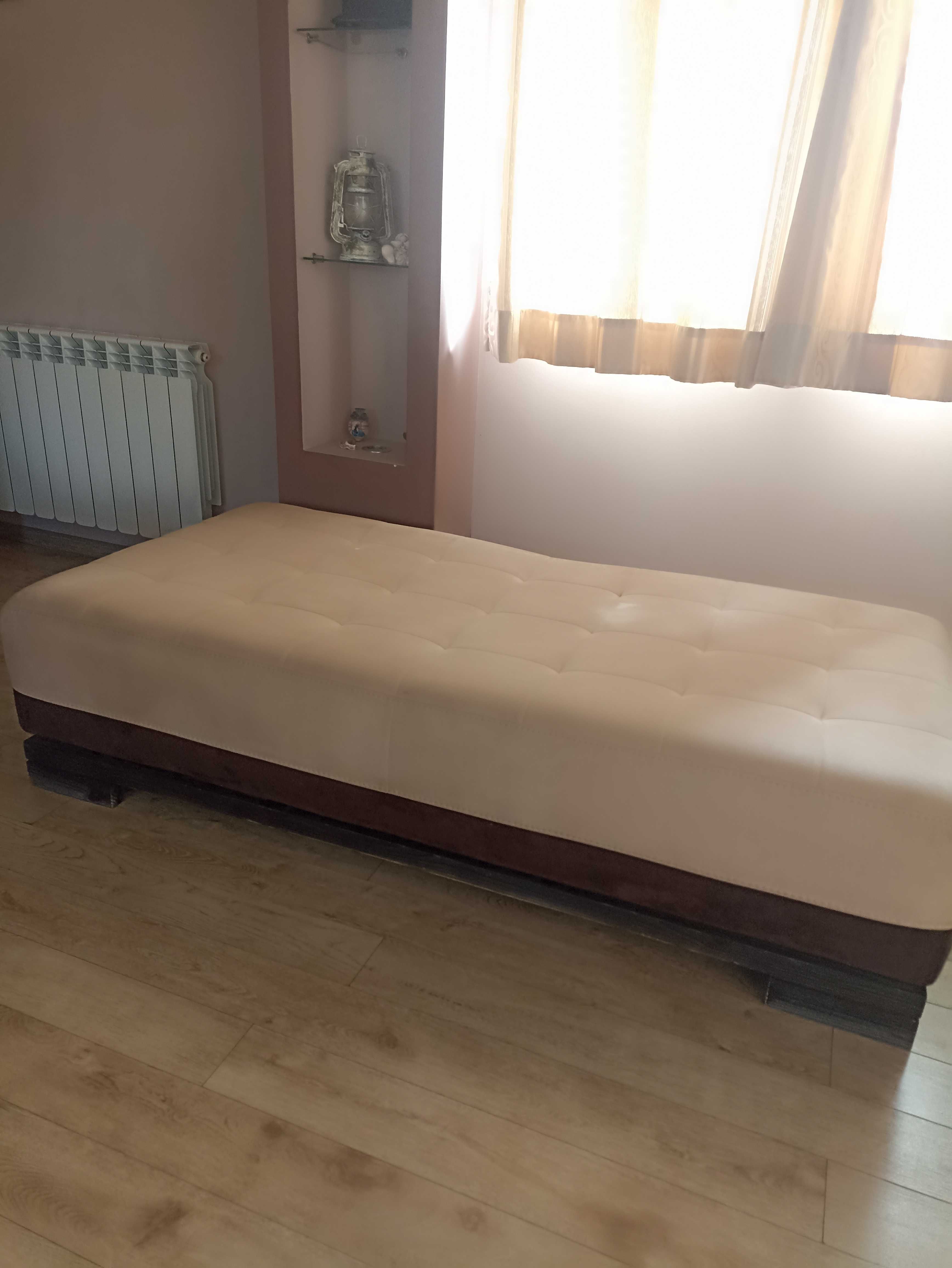 Продавам диван Г образен