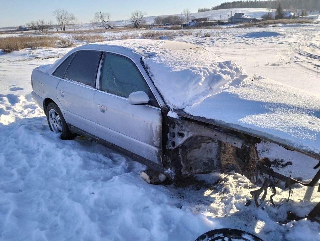 Ауди разборка в аварийном состоянии