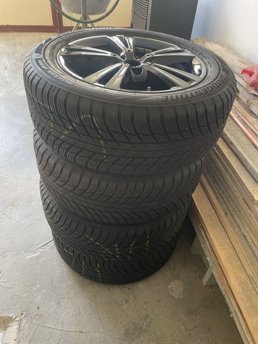 Vand 4 cauciucuri pt BMW  m+s cu jante 255/55/17 aprope noi!