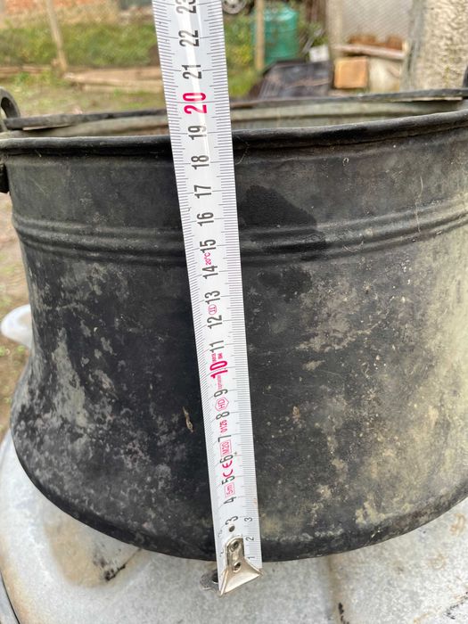 Стари менци с различна големина