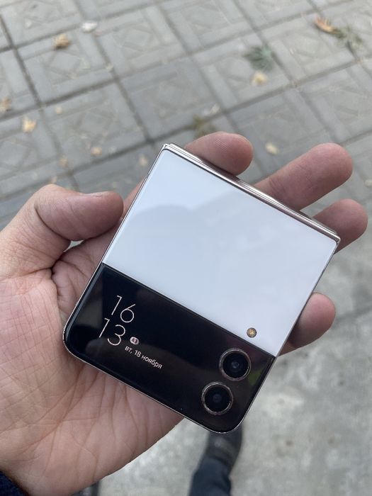 Samsung Z Flip4 8/256