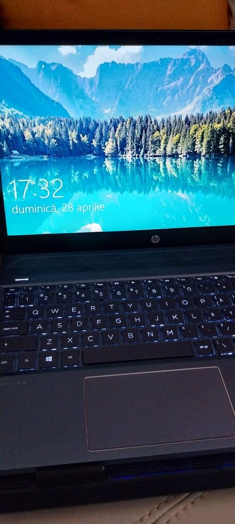 Vând Laptop HP icore5 Negociabil