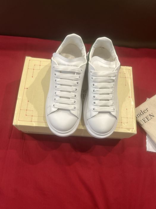 Adidași Alexander McQueen cu pietricele verzi