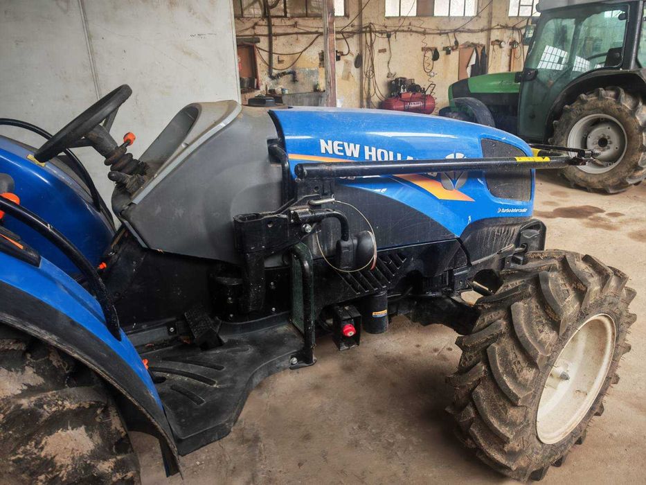 Трактор New Holland T580B