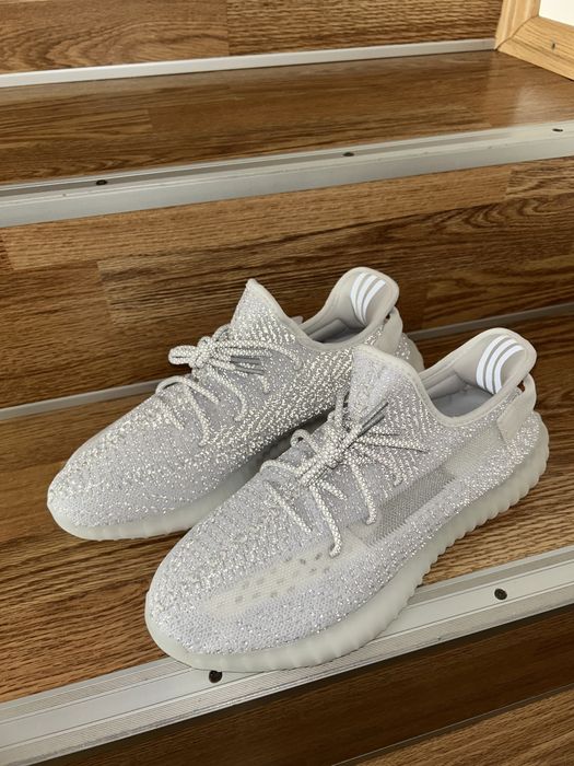 Vand Yeezy 350.