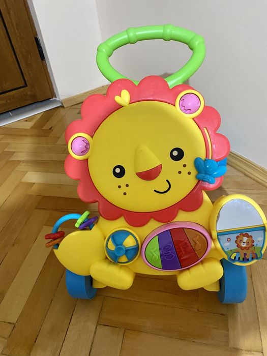 Уокър за прохождане с активен център