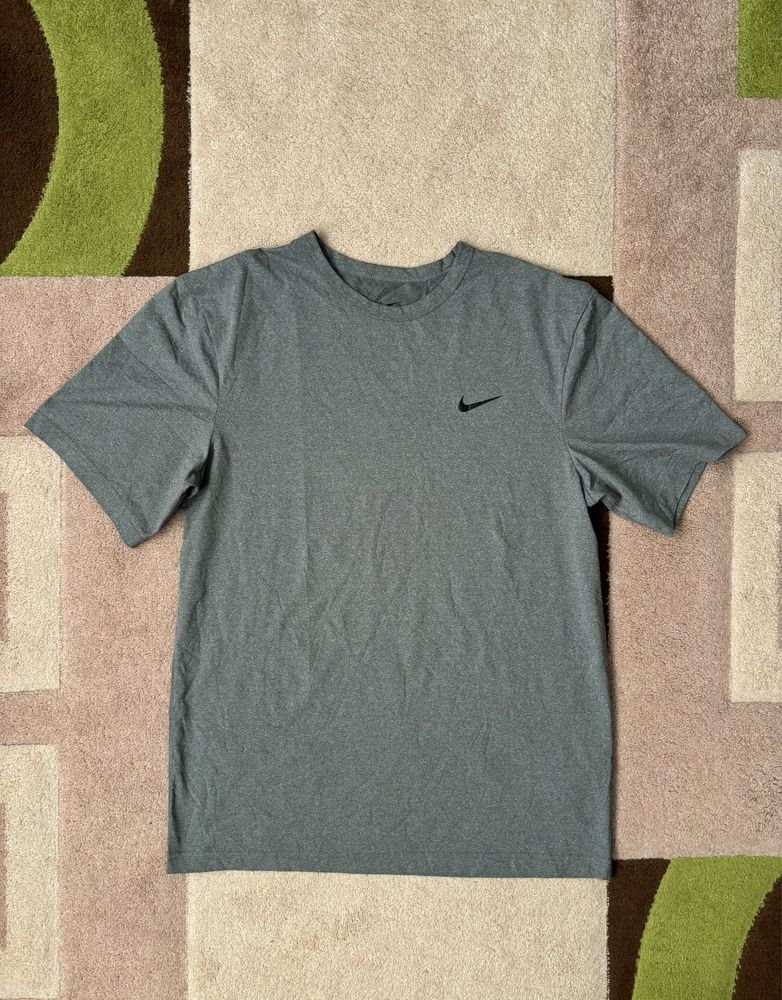 Nike Тениски, къси панталони, потници