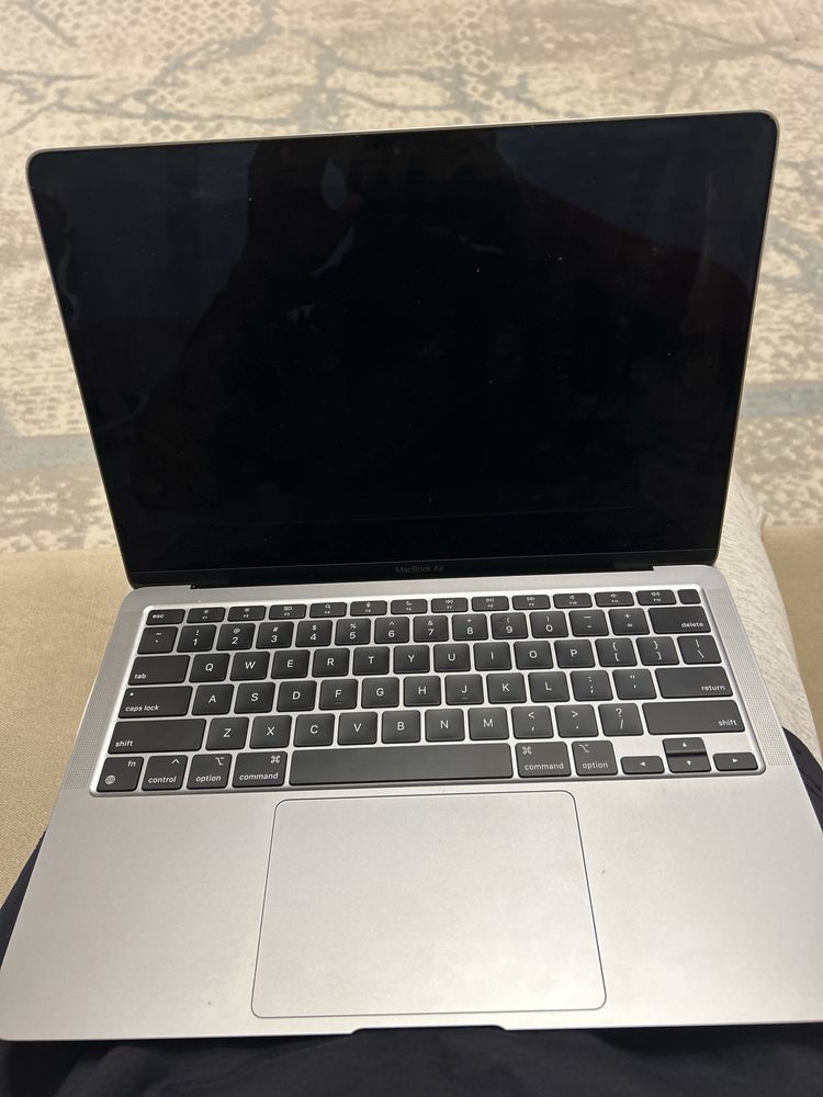 Продается макбук MacBook m1