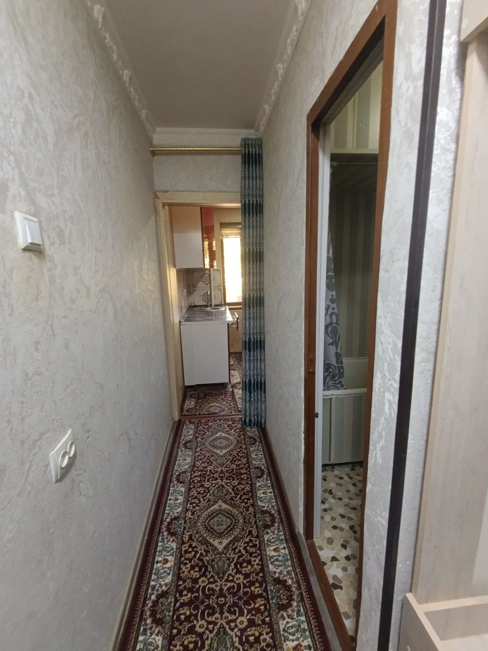 Карши Пахтазор 2 хонали 3-этаж урта катор шинам Уй иккиламчига хам сот