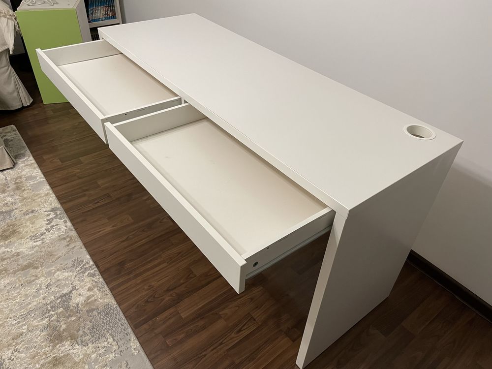 Vând birou IKEA Micke – ideal pentru 2 persoane Cod produs: 902.143.08