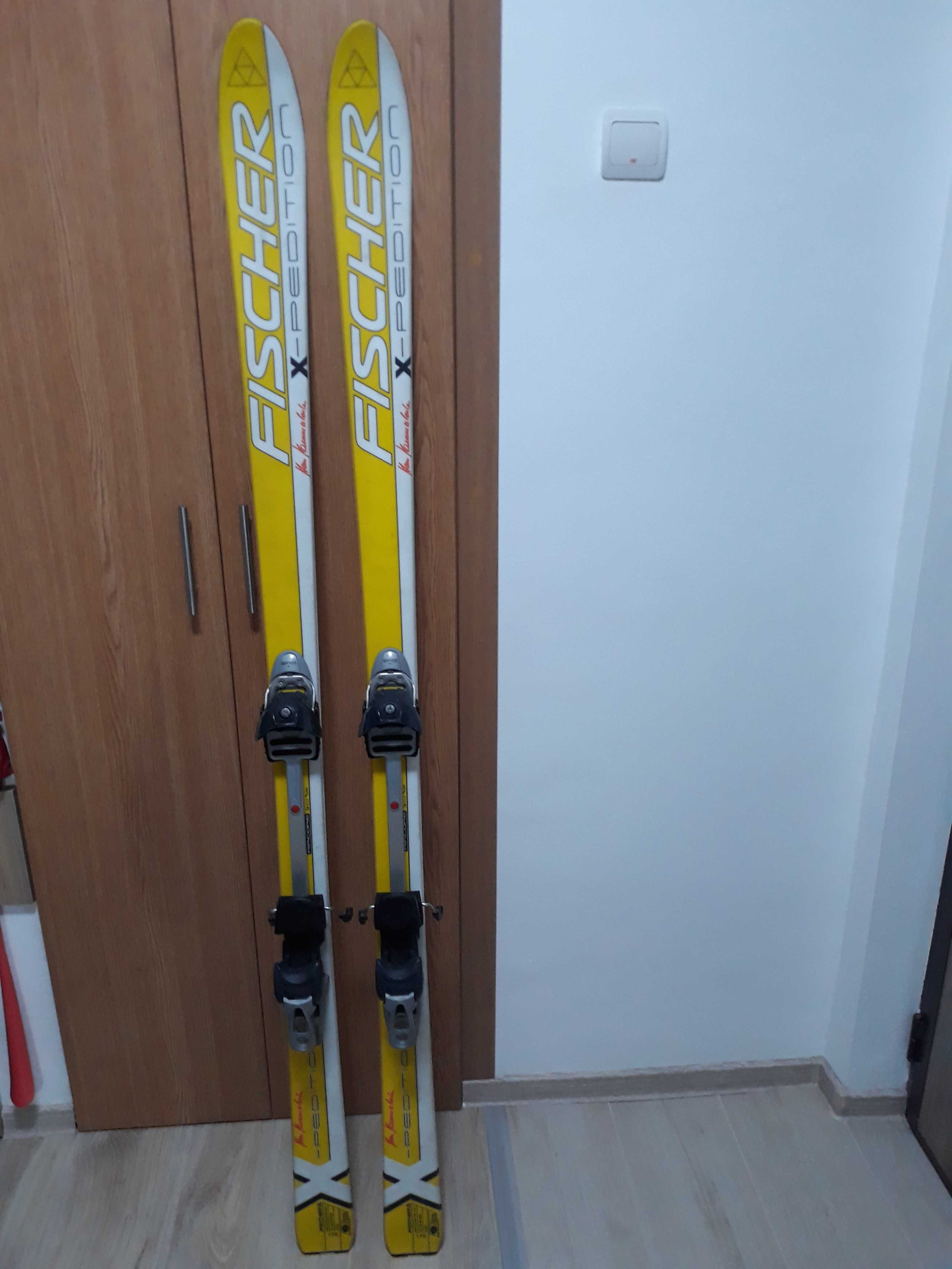 Schi/ski de tura Fisher X-pedition cu legaturi Diamir XP.