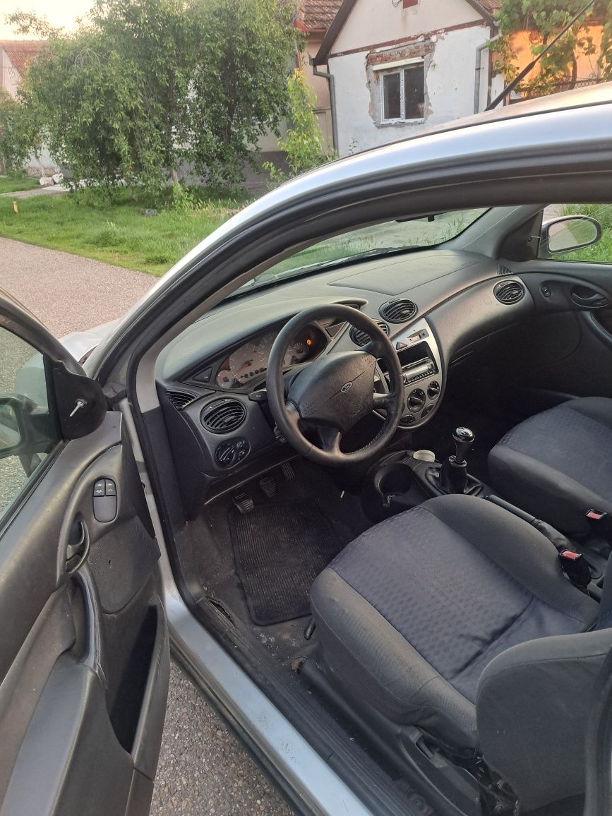 Ford Focus 1.6 i nu are acte doar copii 350€