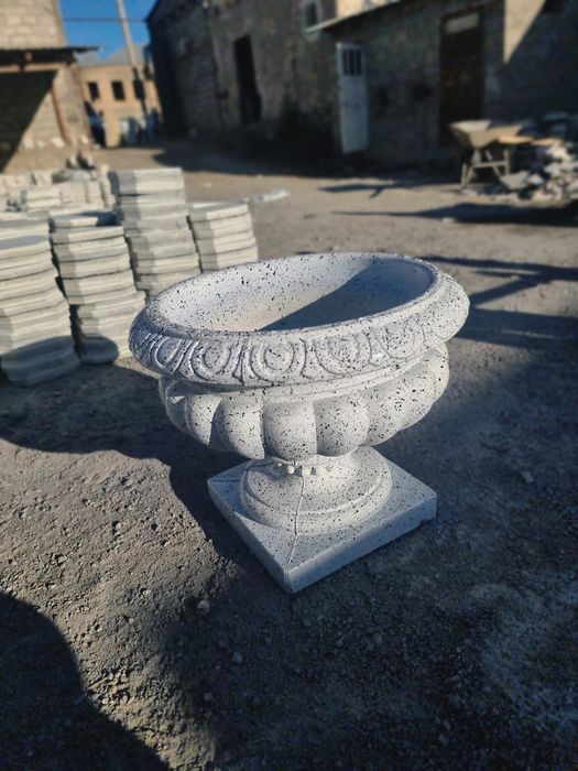 Скамейка , урна , гултувак,