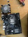 Vand procesor i3-9100f cu coolerul stock si placa de baza 310