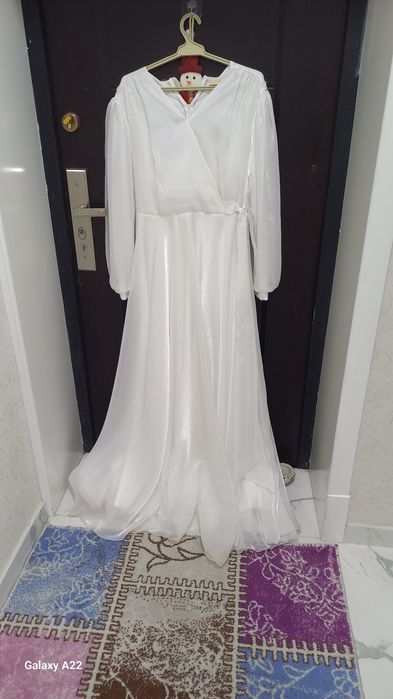 Koyne vecherniy oq bitasi abaya