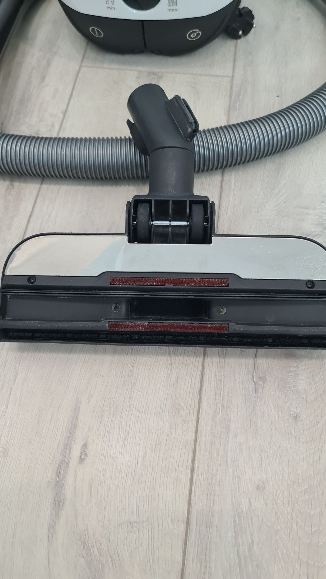 Продаётся пылесос Miele classic C1