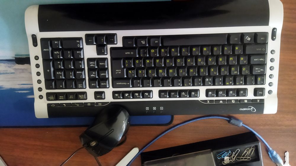 Klaviatura original ( gembird ) alo holatda,mishkasini qoʻshib beraman