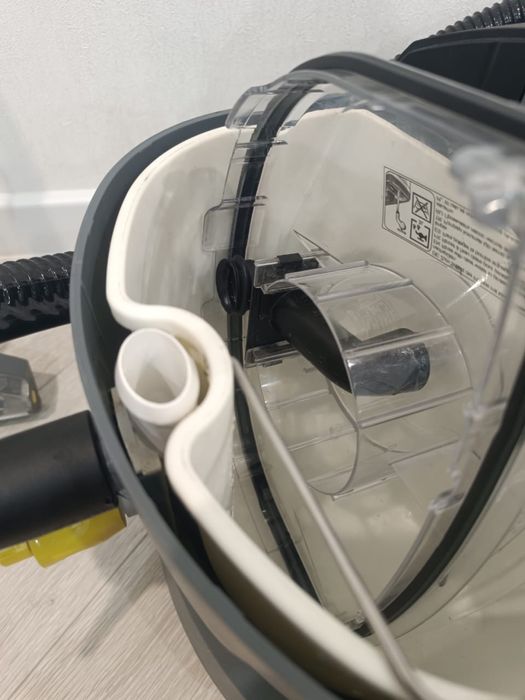 Моющий пылесос Karcher Puzzi 10/1