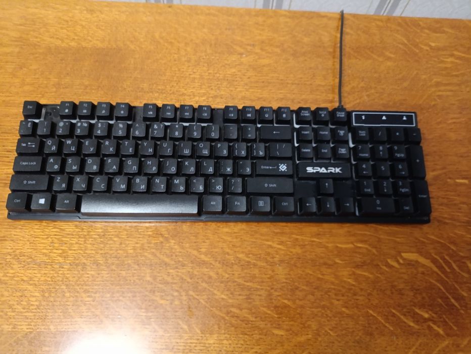 Продам игровую клавиатуру с подсветкой