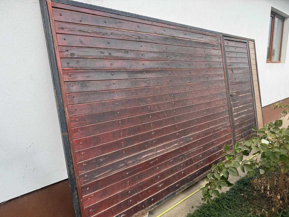 Poarta auto cu portita pietonala incadrata 380x190