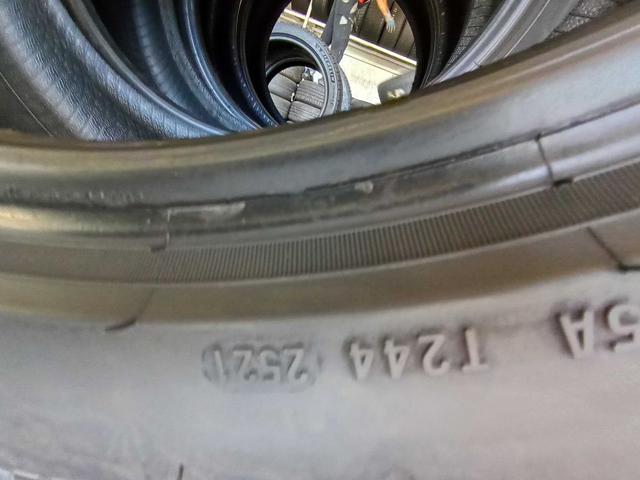 Vând anvelope 255.45.19 Pirelli iarna
