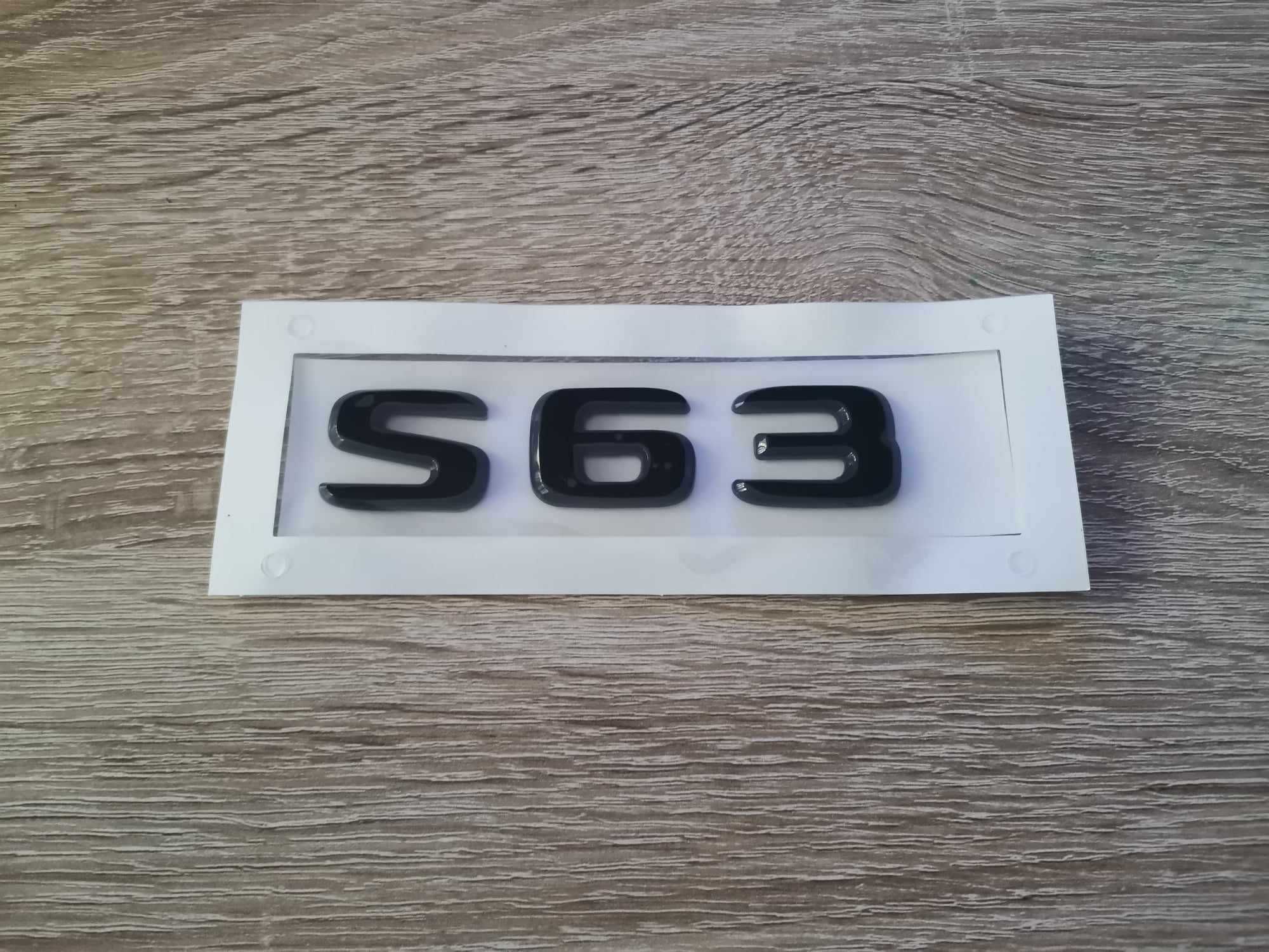черен надпис Mercedes Benz S 63