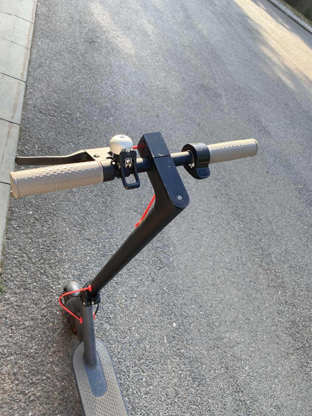 Електрическа тротинетка HT-T4 Pro M365 Electric Scooter, 8.5inch, 350W