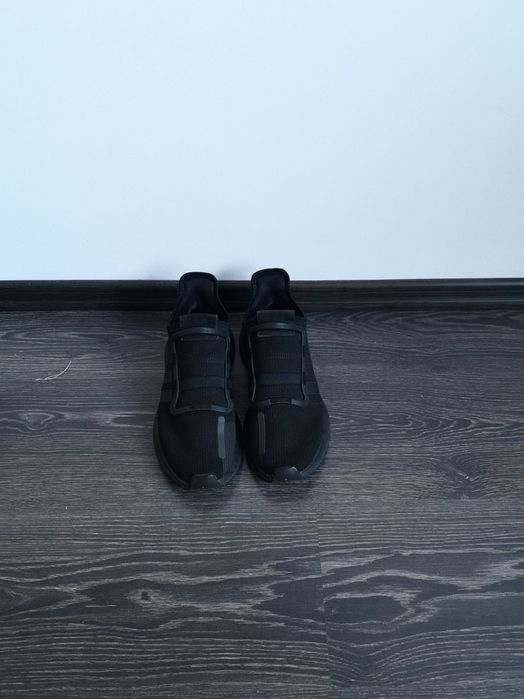 Adidasi adidas marimea 42.5