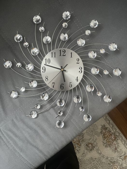 Продам новые часы