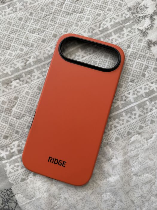 Продавам кейс за Iphone Air