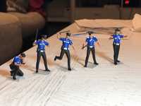 1/43 set 5 figurine politisti - rasina pictata manual