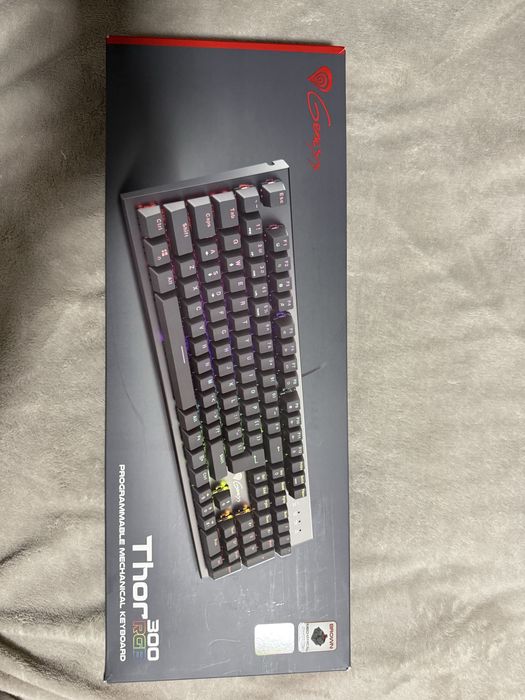 Механична клавиатура Genesis Thor 300 RGB