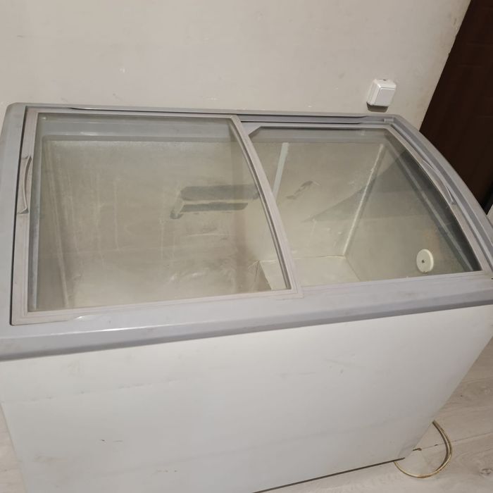 Продам морозильник для торговых точек