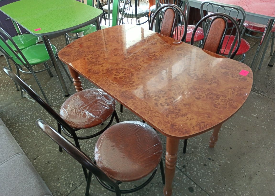 Комплект стол и 4 стула (Кухонные столы и стулья)