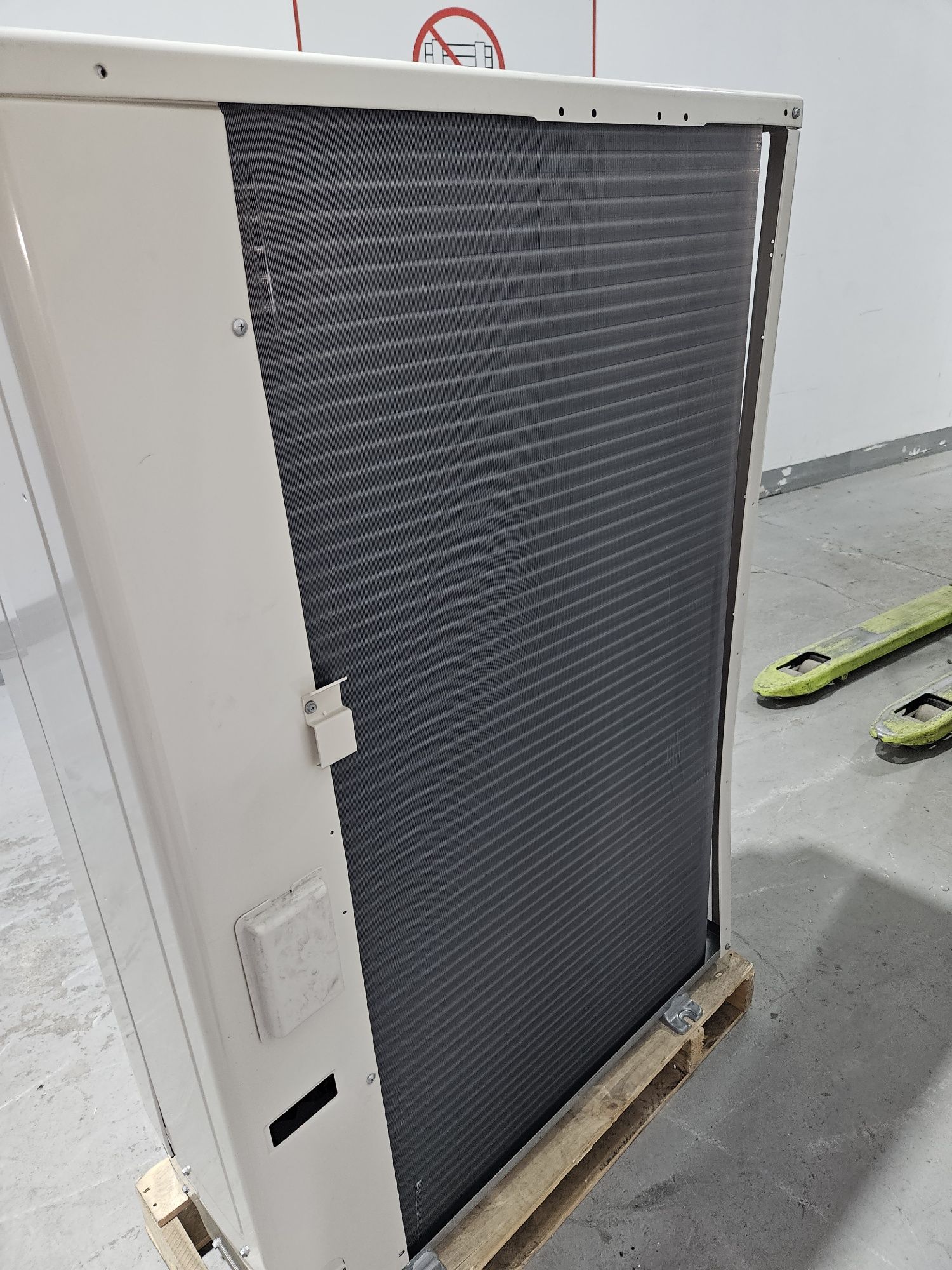 Pompe de caldura Hitachi Yutaki  cu boiler