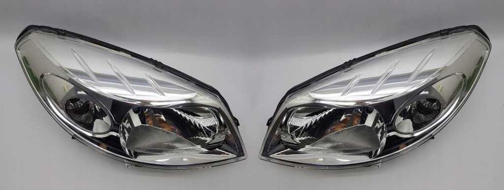 FAR stanga FAR dreapta DACIA SANDERO 2008 2012