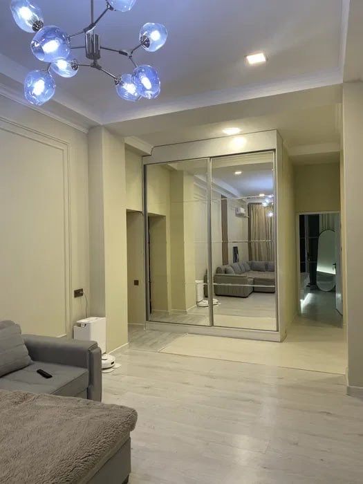 3-х комнатная, 102 м2, кирпич, евроремонт,Ор-р ул. Шота Руставели’