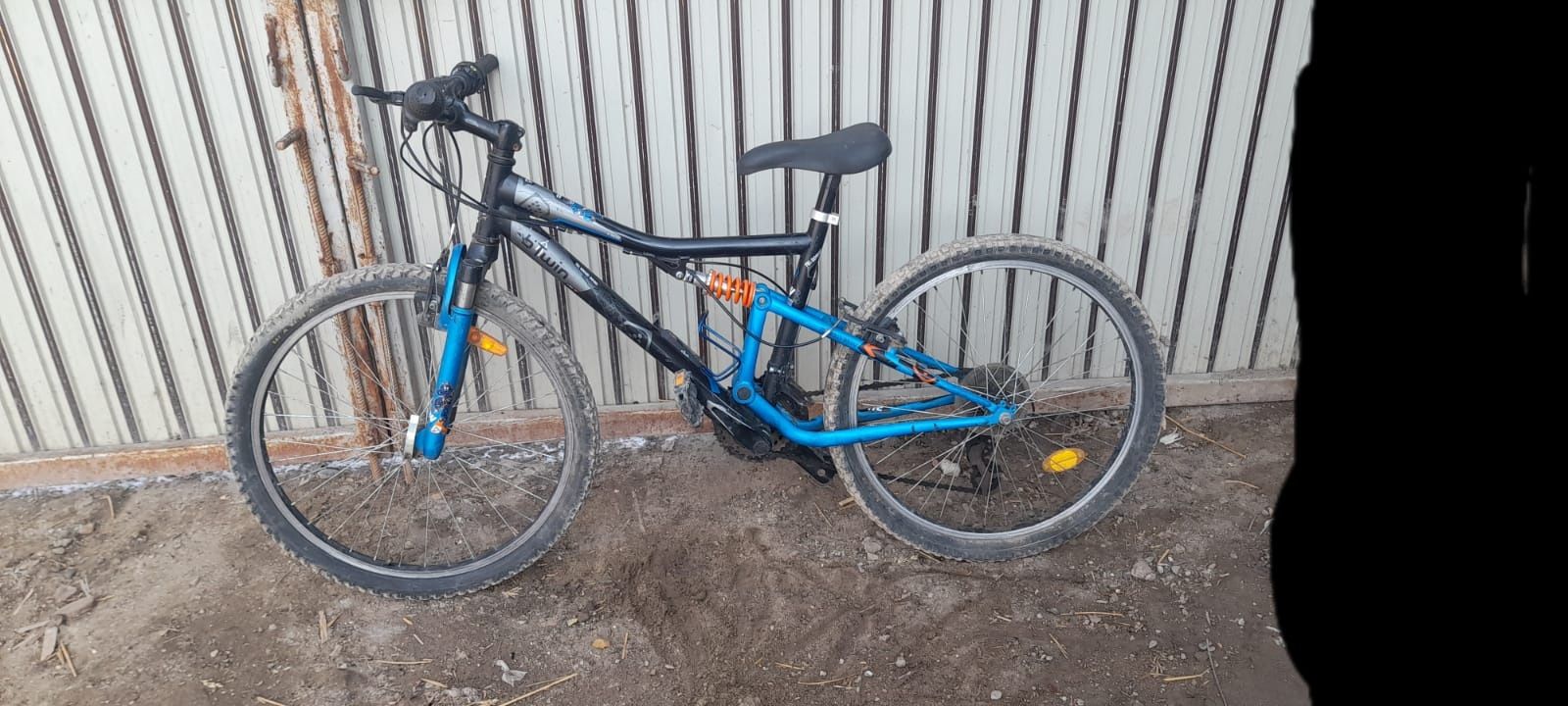 Vand bicicleta în stare foarte buna