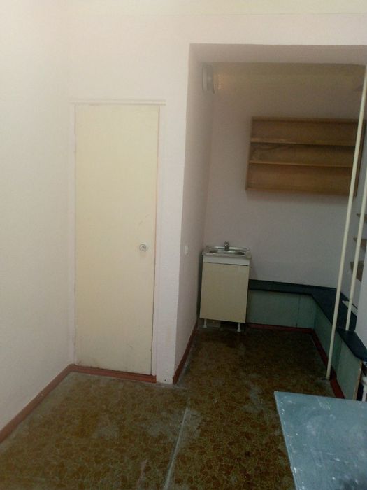 Uy sotiladi srochna maklermasman ozimizani kvartira ne jiloy