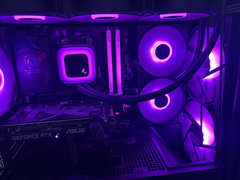 Продавам гейминг компютър – Ryzen 7 7800X3D / RTX 3060 / 32GB DDR5