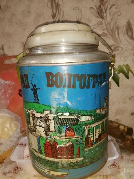 Термос для чая и еды.