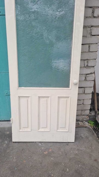 Продам межкомнатную дверь без коробки