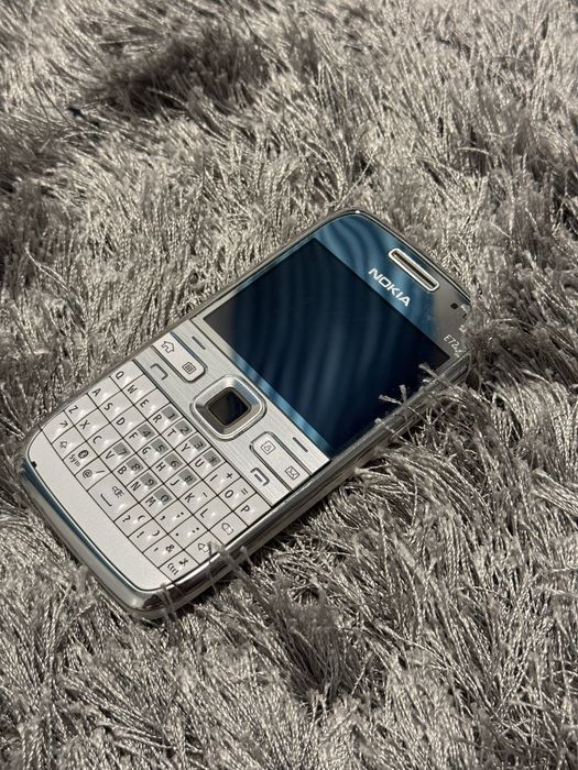 Nokia E72 Functional