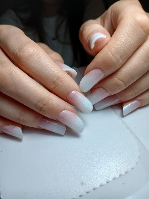 Unghii cu gel si oja semipermanenta