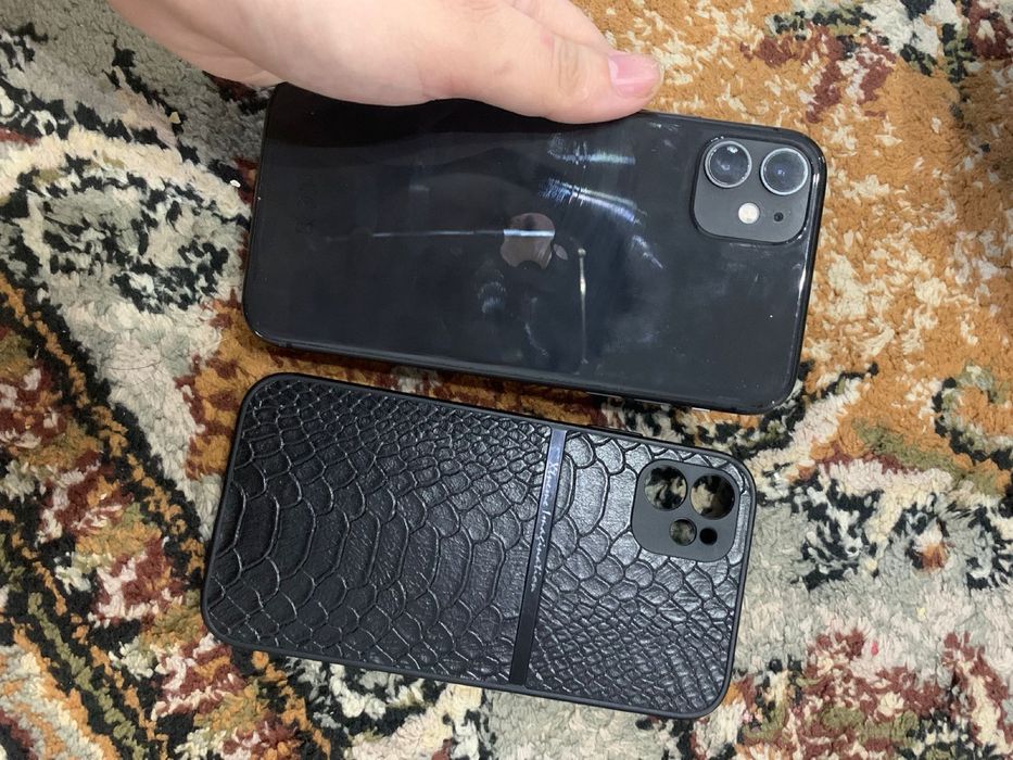 Айфон 11  64 Гб.